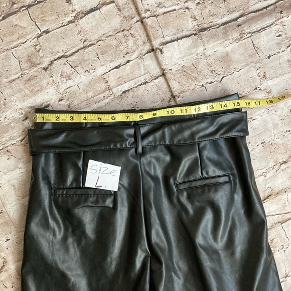 NWT ,fashion original design black faux leather shorts high waisted size … - Picture 13 of 16
